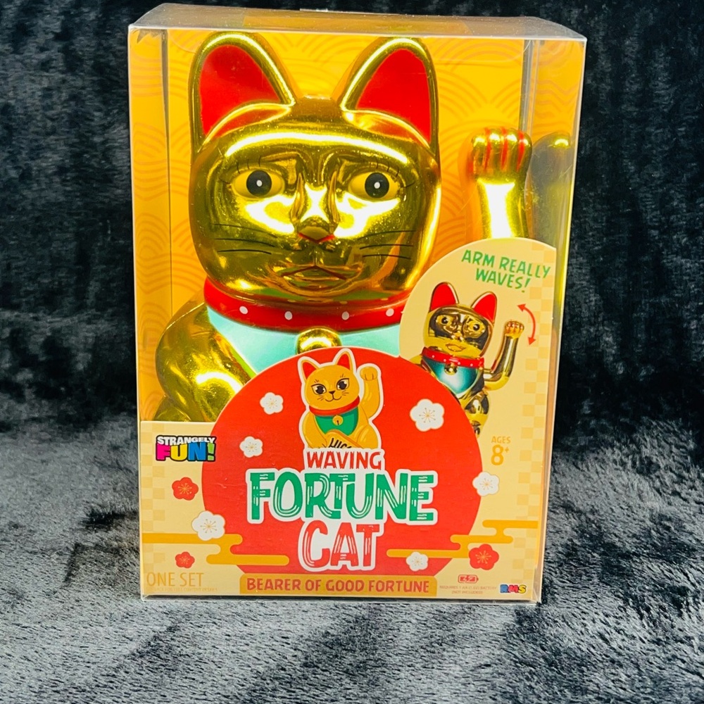 Golden Fortune Cat Toy with Beckoning Paw